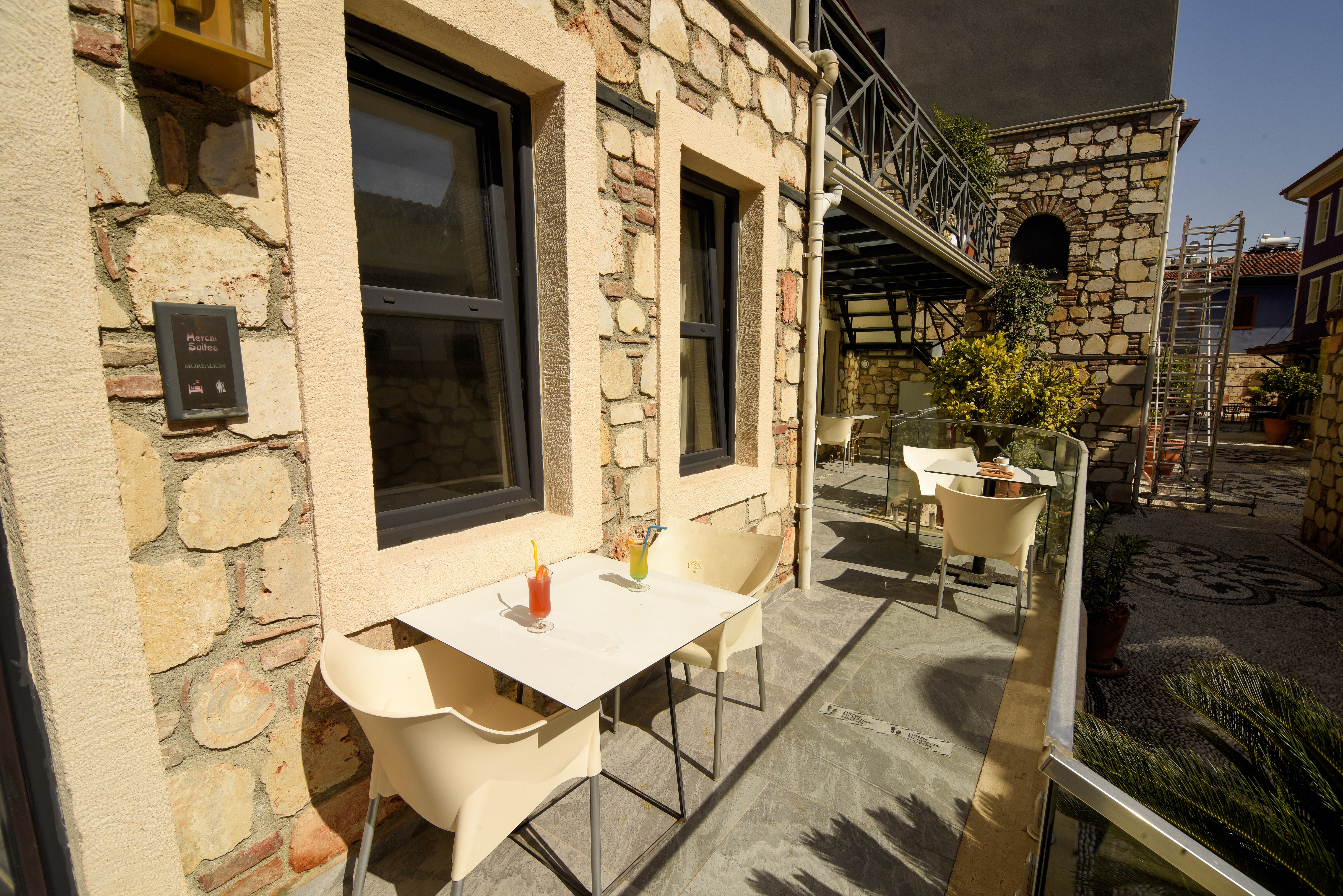 Fiore Garden Suites 46/50