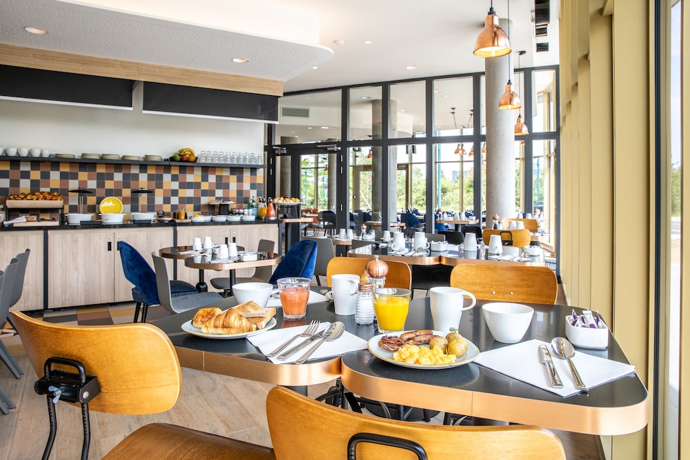 Mercure Paris Gennevilliers 59/76