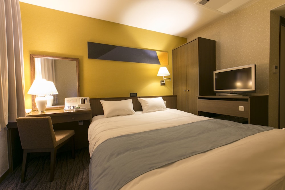 ROOM, DOUBLE BED