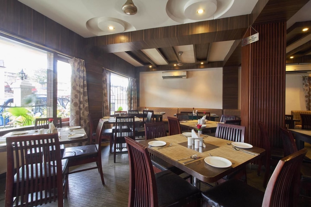 HOTEL RAJDARBAR 19/21