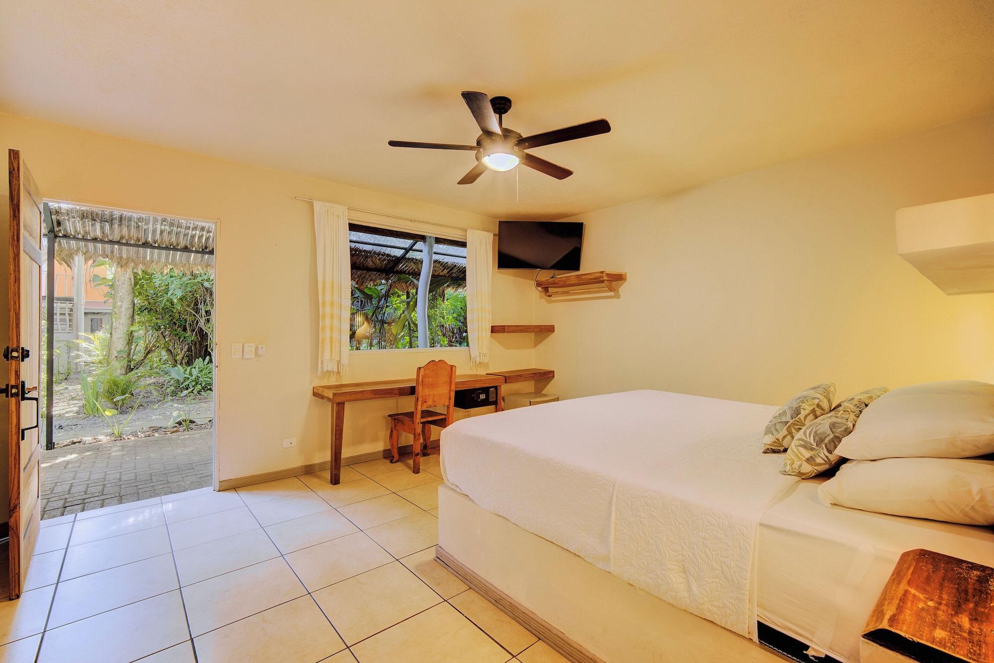 غرفة قياسية بسرير مزدوج، Cariblue Beach Jungle Resort 4/10
