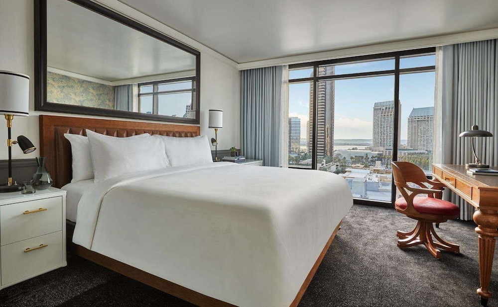 Pendry San Diego 24/70