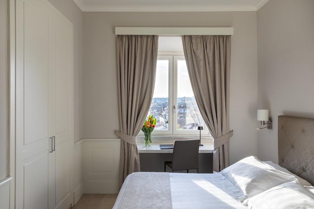 غرفة قياسية رباعية بسرير كينج وسريرين منفصلين، Hotel Scalinata Di Spagna 8/10