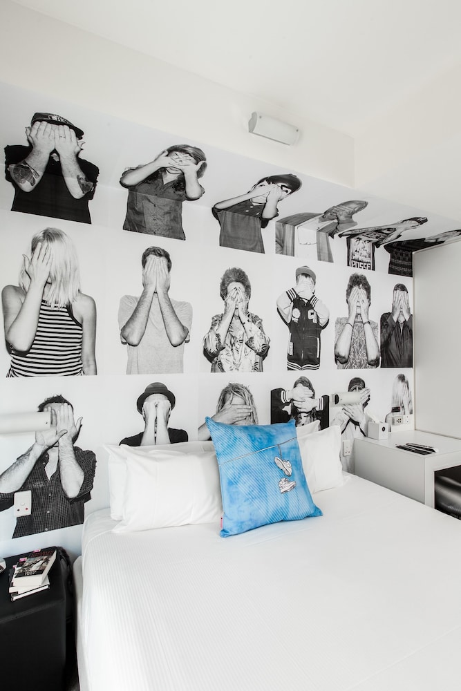 Majestic Minima Hotel 8/41
