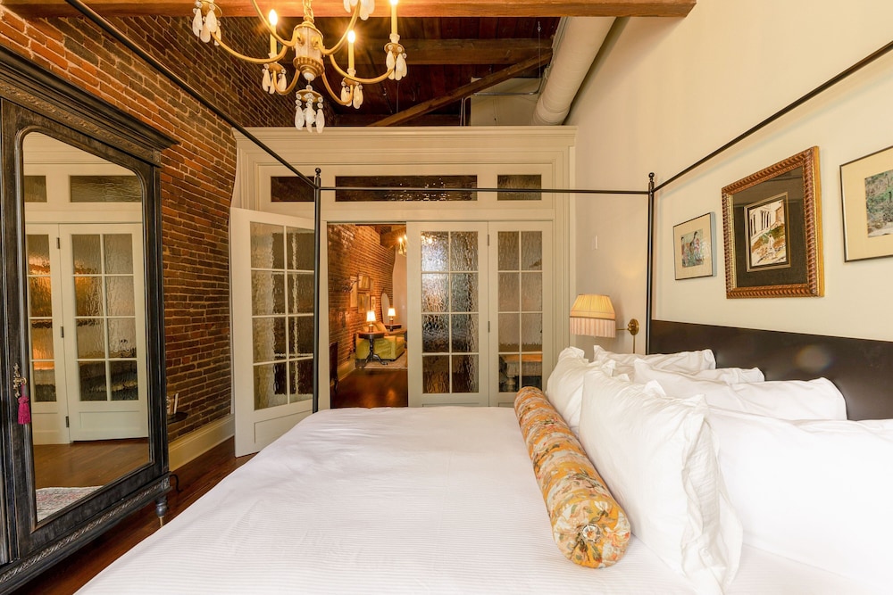 Hotel Cleo, Knoxville Downtown, a Tribute Portfolio Hotel 11/50
