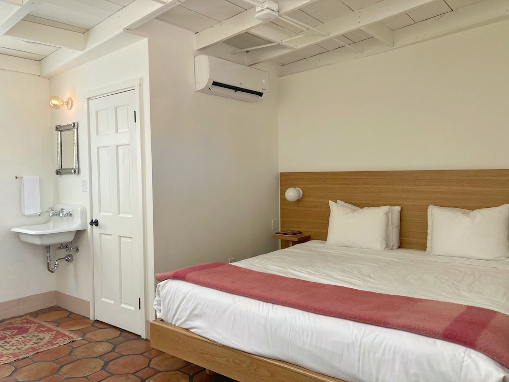 El Paradero Bed & Breakfast Inn 17/79