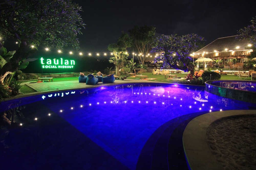 Taulan Villa and Restaurant 7/50