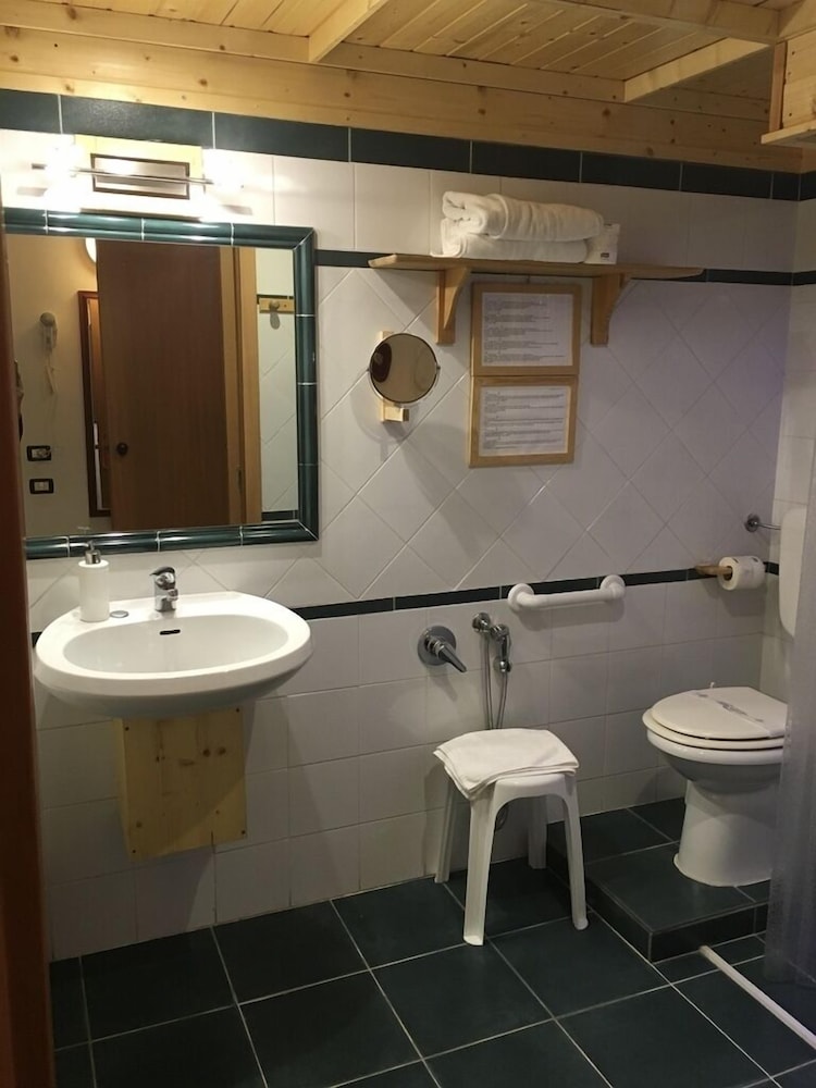 Aparthotel Domus De Janas Sul Mare 50/50