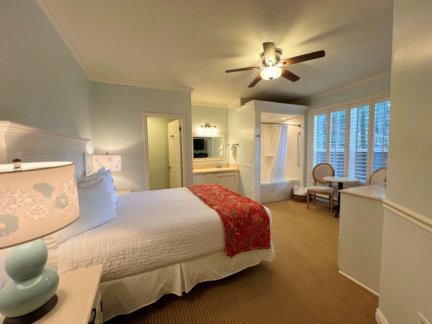 Best Western Grandma's Feather Bed 31/44