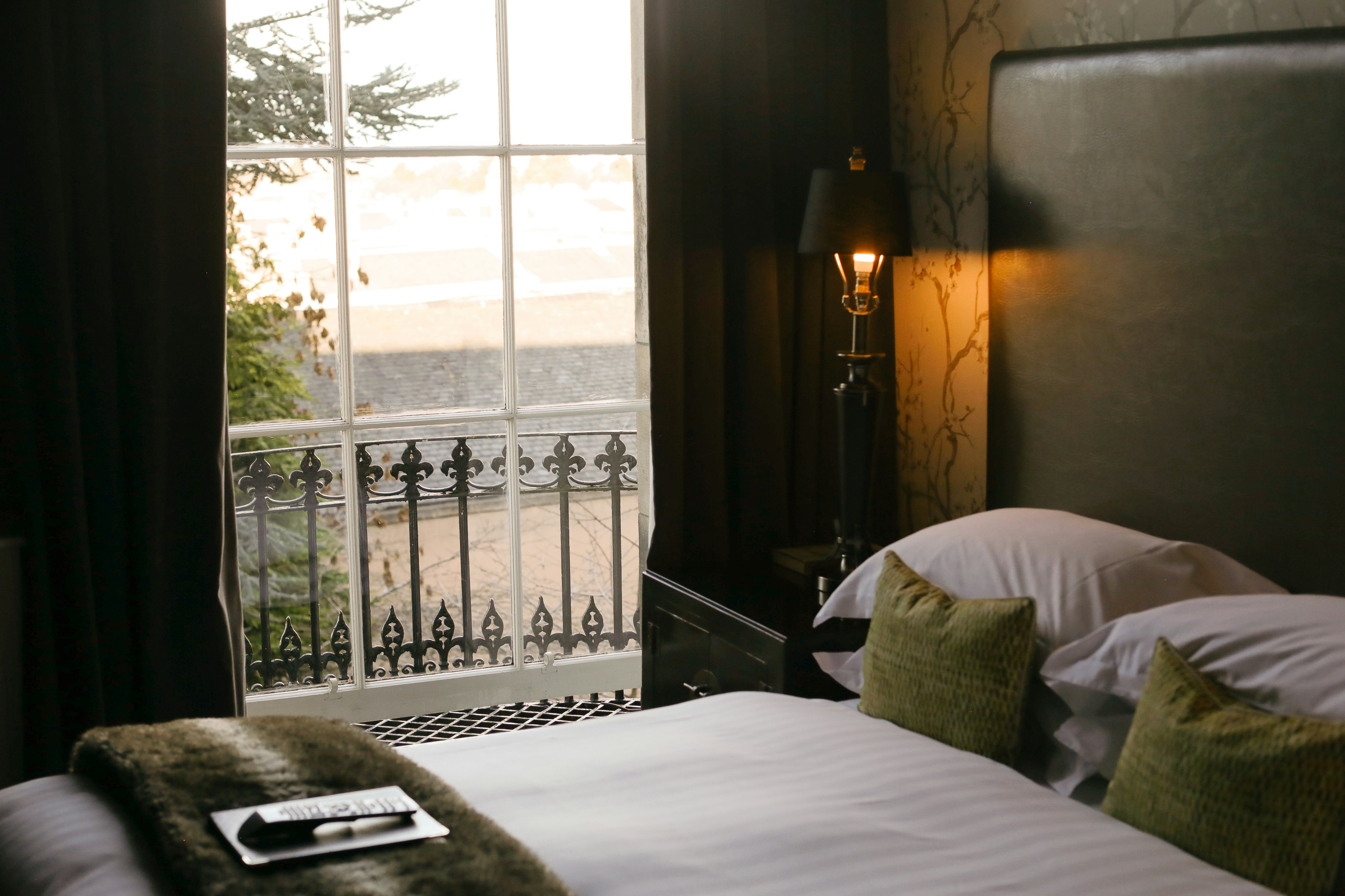 Petite, Double Bed