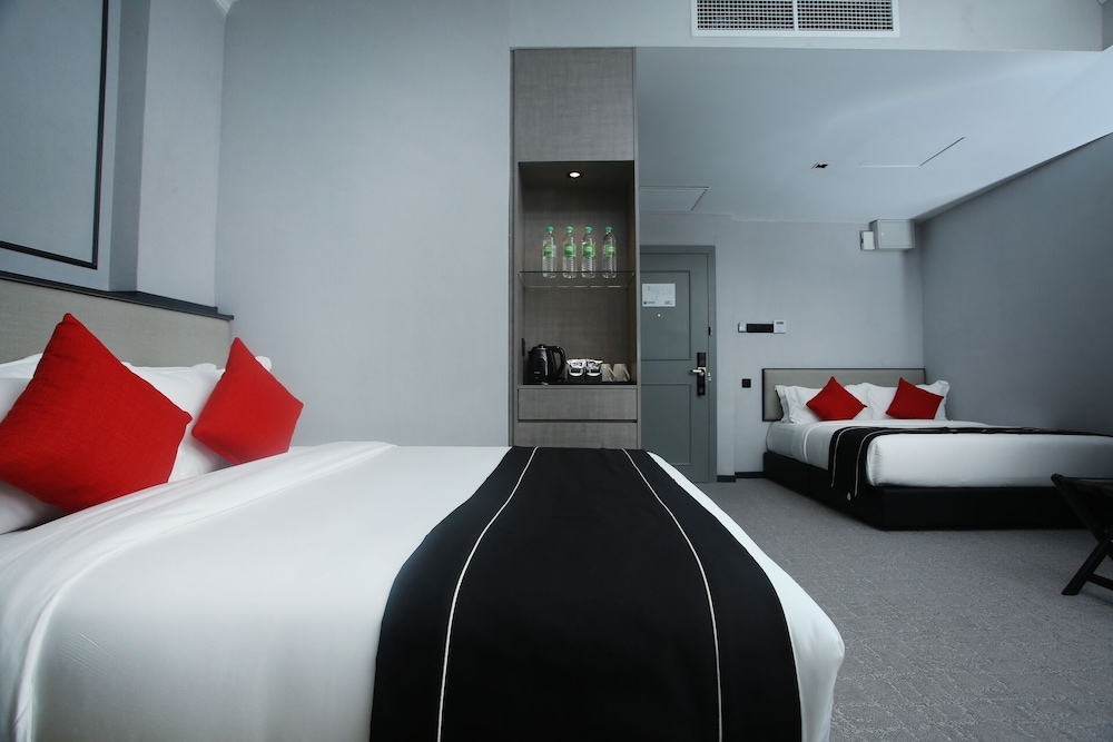 Stanton Hotel 30/50