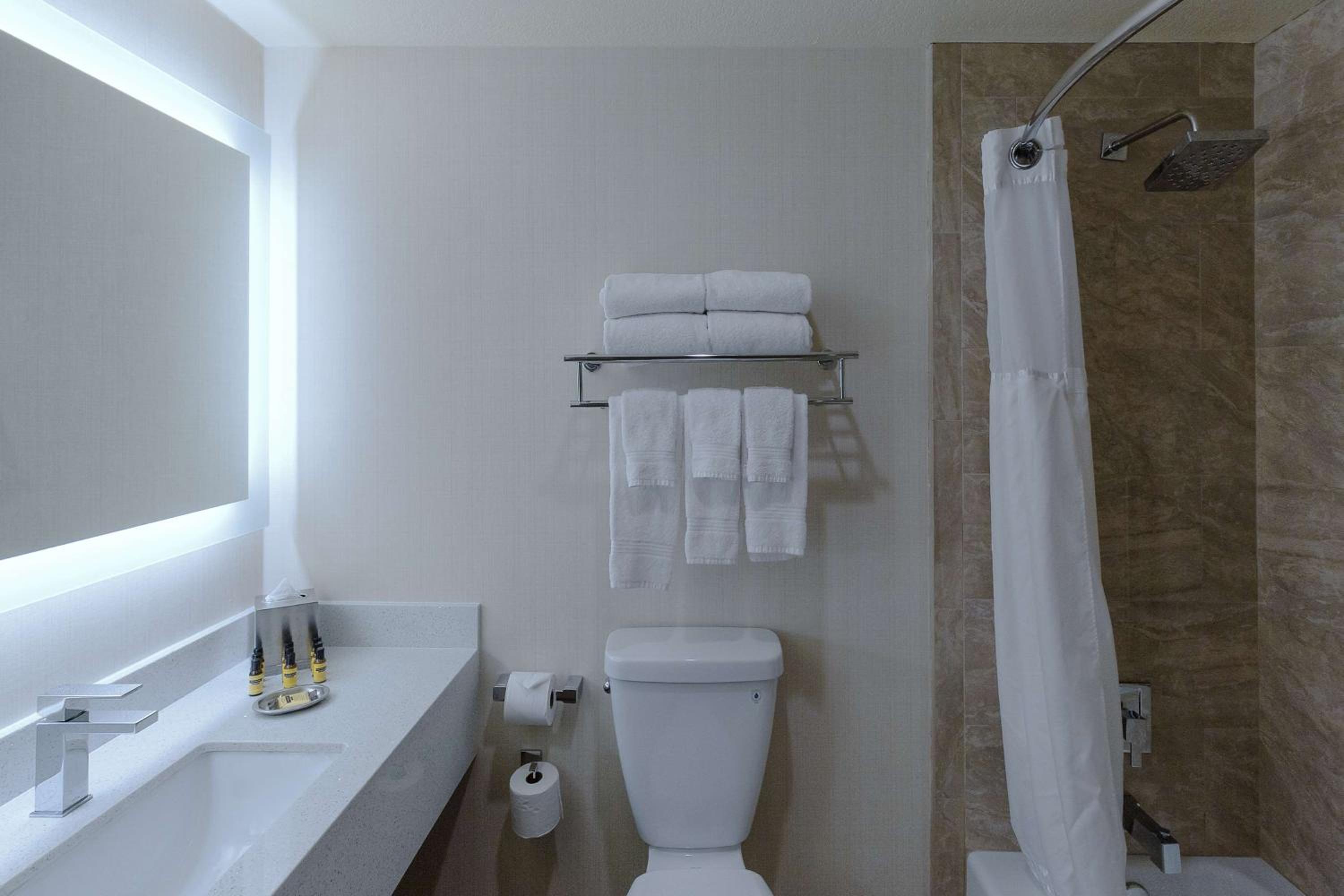 Best Western Plus Carpinteria Inn
