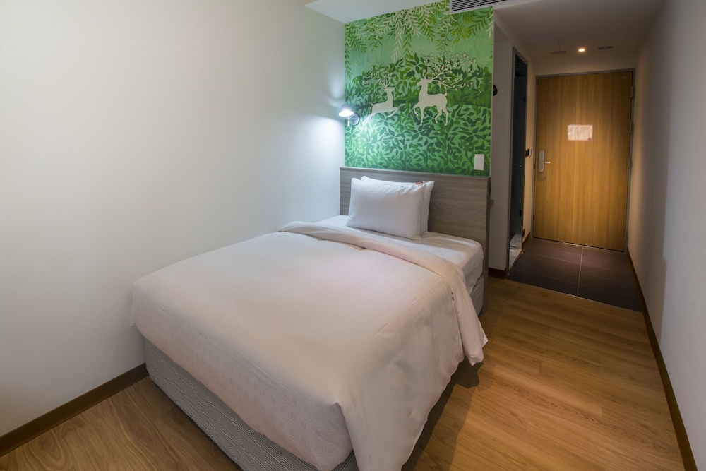 Legend Hotel Pier 2 10/66