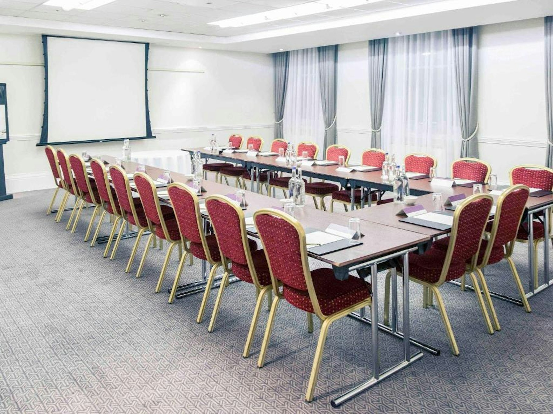Bristol Grand Hotel By Sunday 31/43