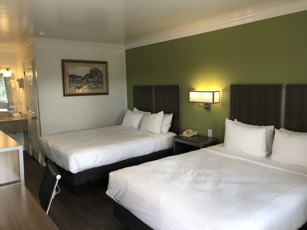 Gilroy Inn 7/33