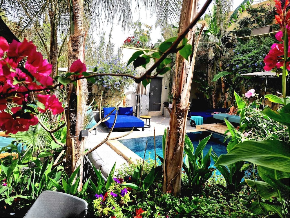 The Village Boutique and Spa 67/72