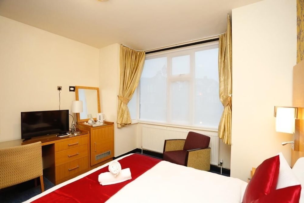 Acorn Lodge Gatwick Hotel 15/23