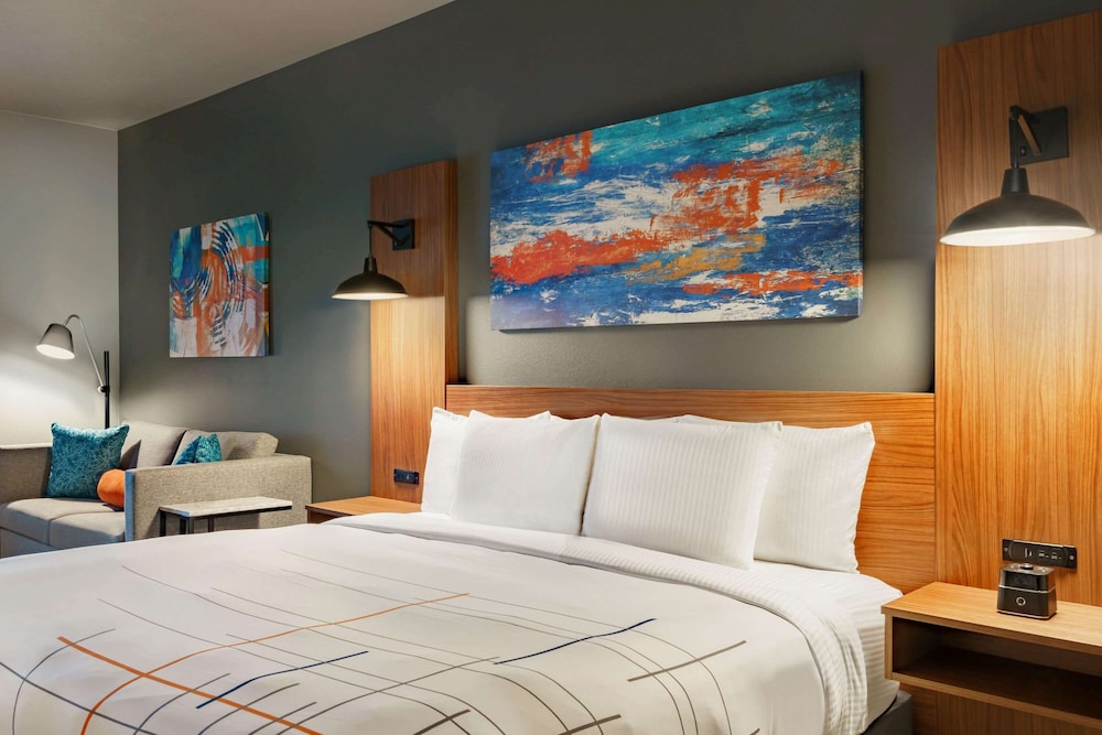 La Quinta Inn And Suites By Wyndham Springfield 10/46
