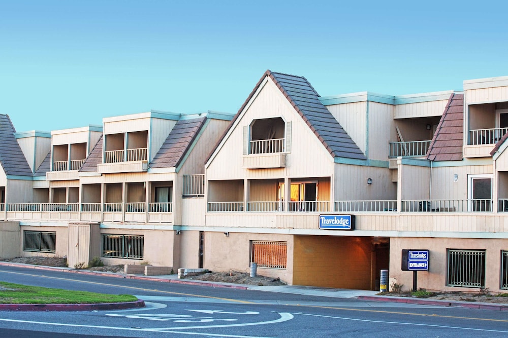Travelodge by Wyndham Sunset-Huntington Beach Ocean Front 1/15