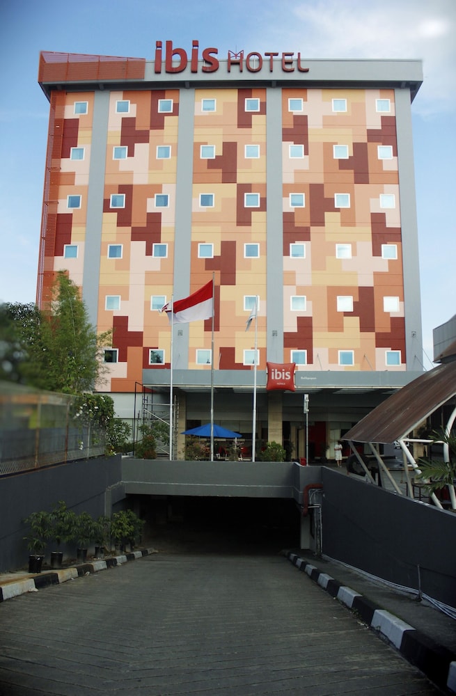 IBIS BALIKPAPAN 6/66