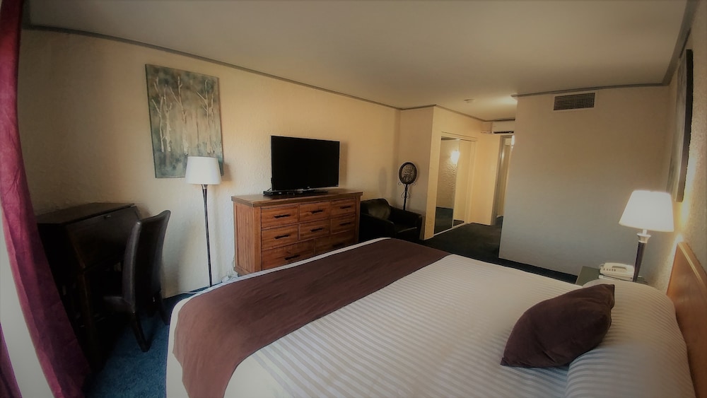 Divya Sutra Plaza & Conference Centre Vernon, BC 25/74