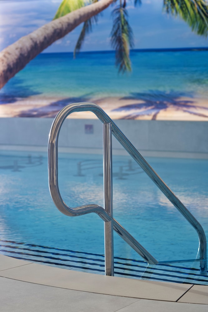 Vip's Motel Luxury Accommodation & Spa 38/72