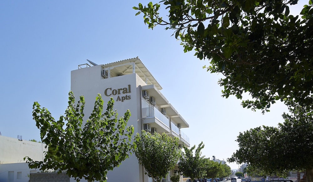 Coral Apartments 33/36