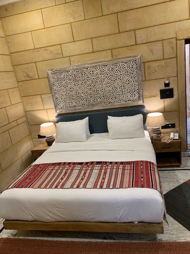 Mystic Jaisalmer Hostel / Backpacker 12/50