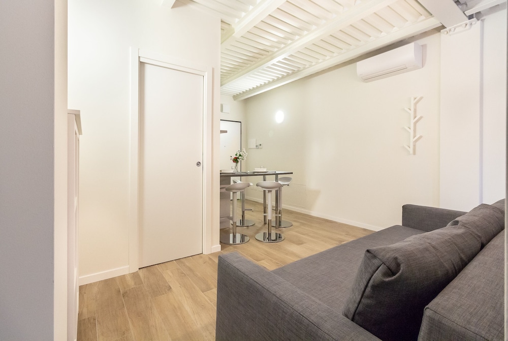 Alessia s Building- Affori FN 16/30