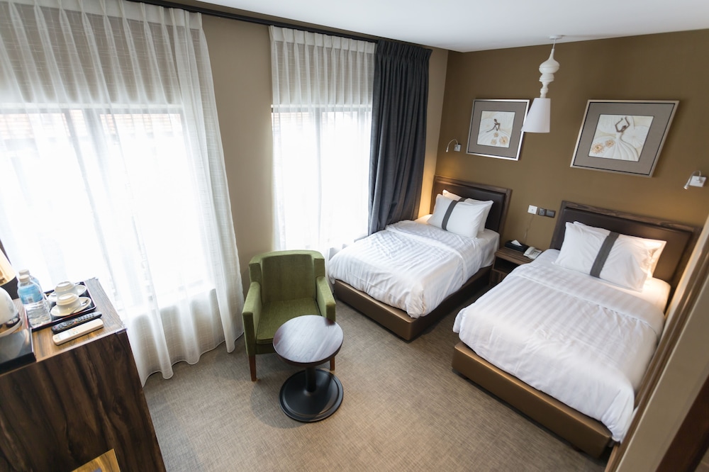 Z Hotel 20/50