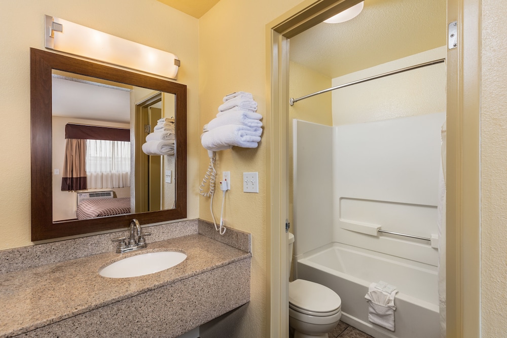 Lemon Heights Inn 25/58