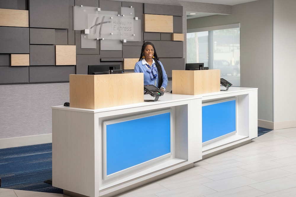 Holiday Inn Express And Suites Kingsland 7/50