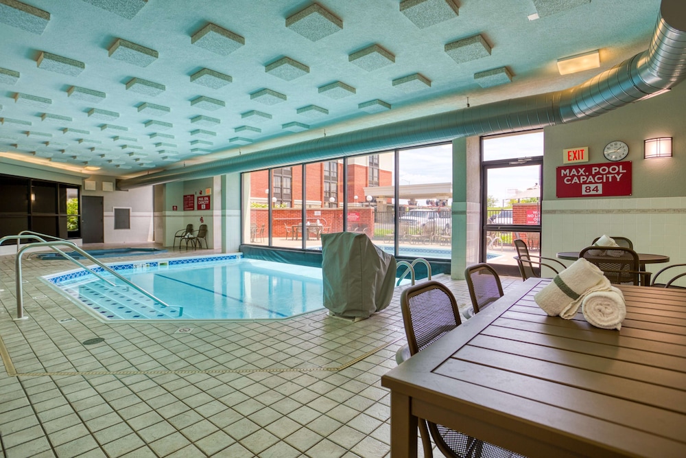 Drury Inn and Suites St Louis Fairview Heights 28/50