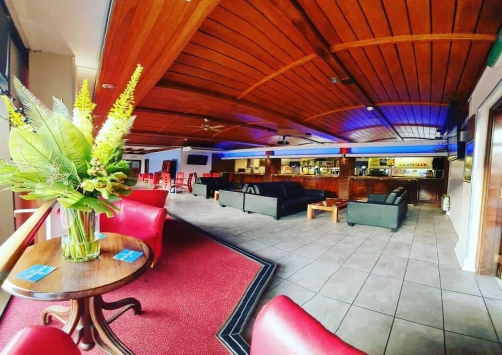 Gilson Hotel 3/38