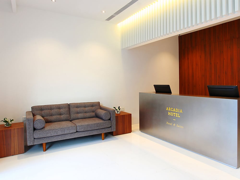 ARCADIA HOTEL 3/36