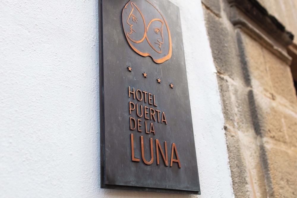 Puerta de La Luna 21/50
