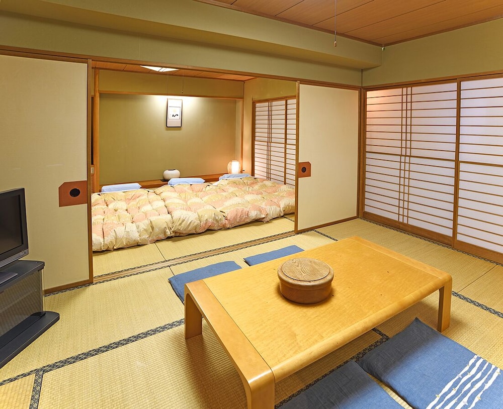 Bandai Silver Hotel 34/58