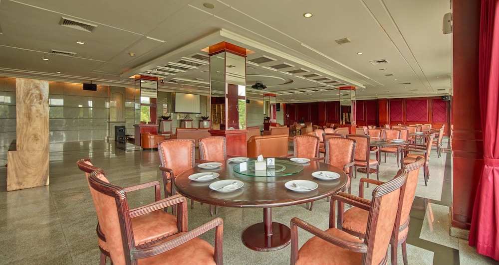 Aston Cimone Hotel & Convention Center 59/73