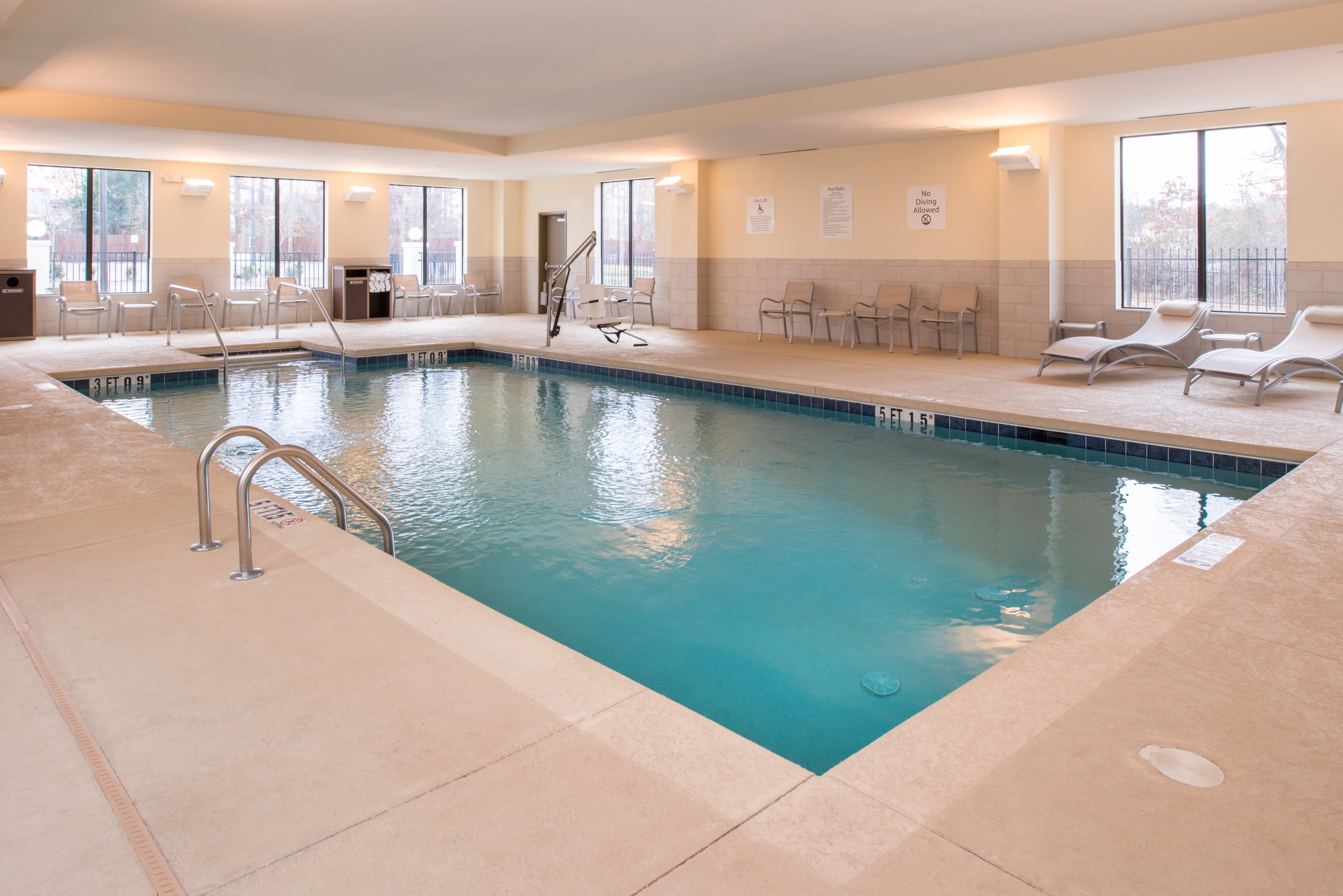 Holiday Inn Express Suites Monroe 42/58