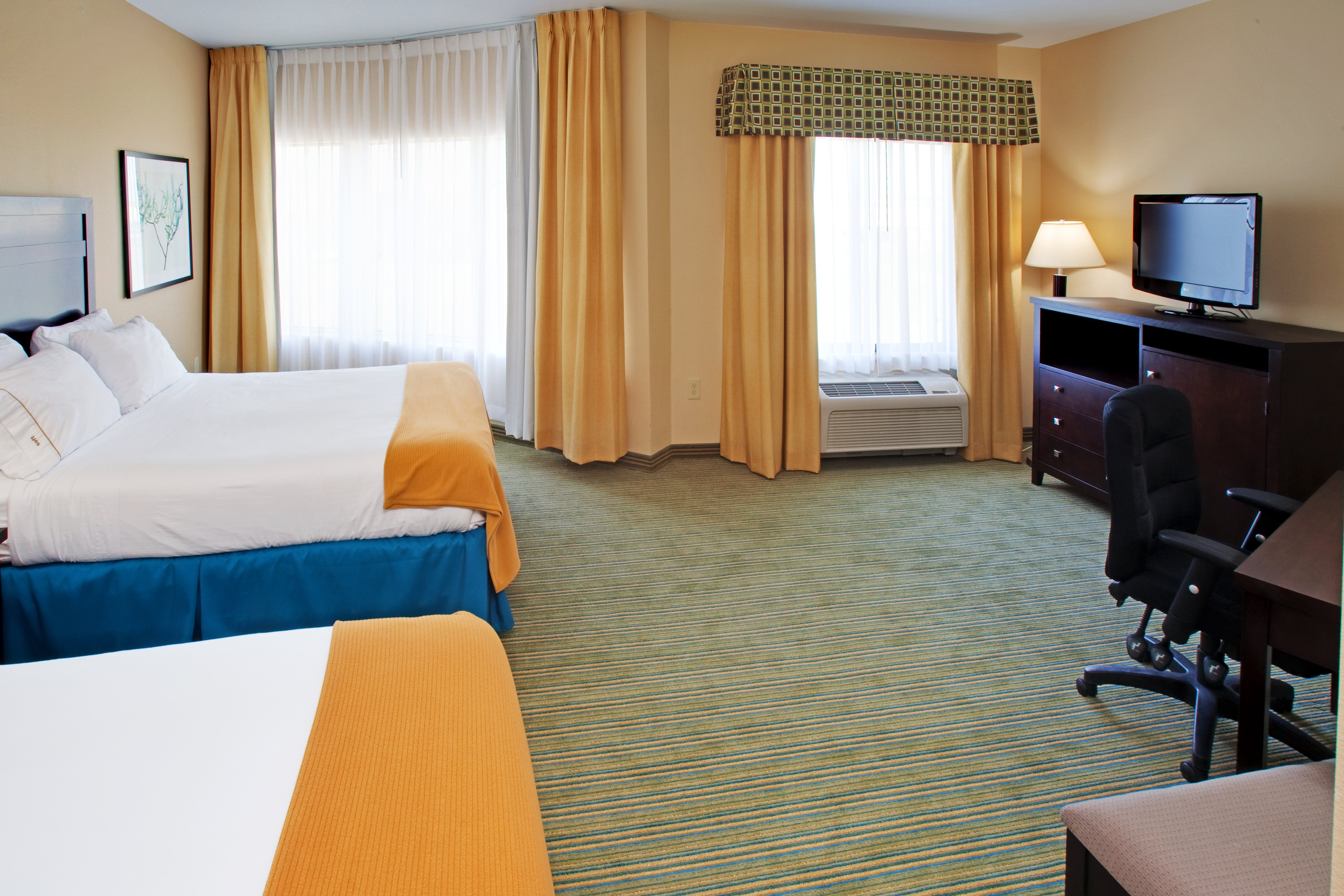 Holiday Inn Express Waterloo-Cedar Falls 18/59