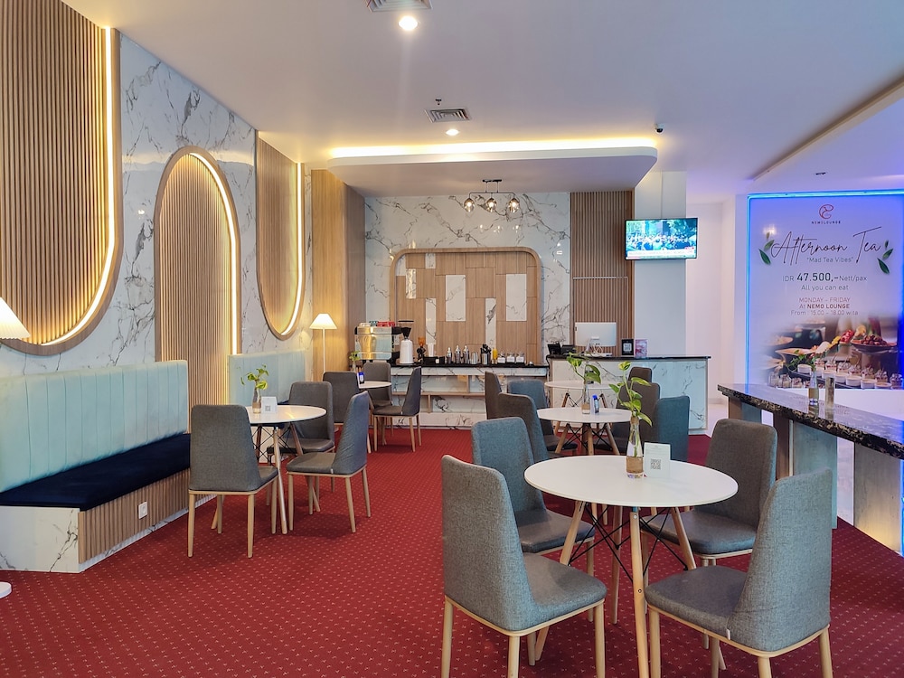 Unhas Hotel and Convention 36/50