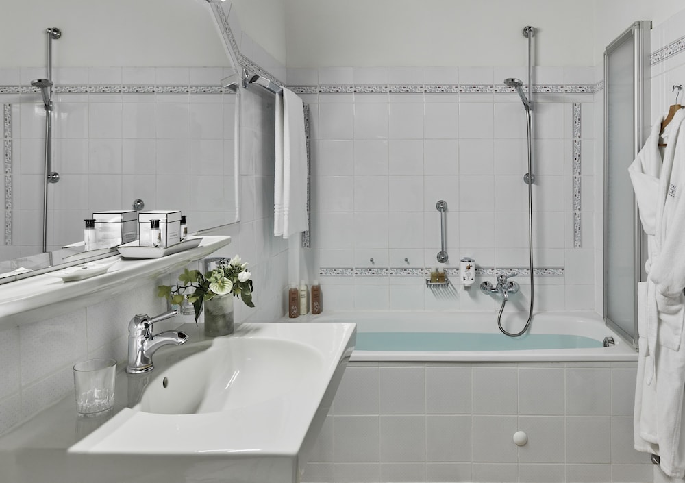 Austria Trend Hotel Schloss Lebenberg 34/35