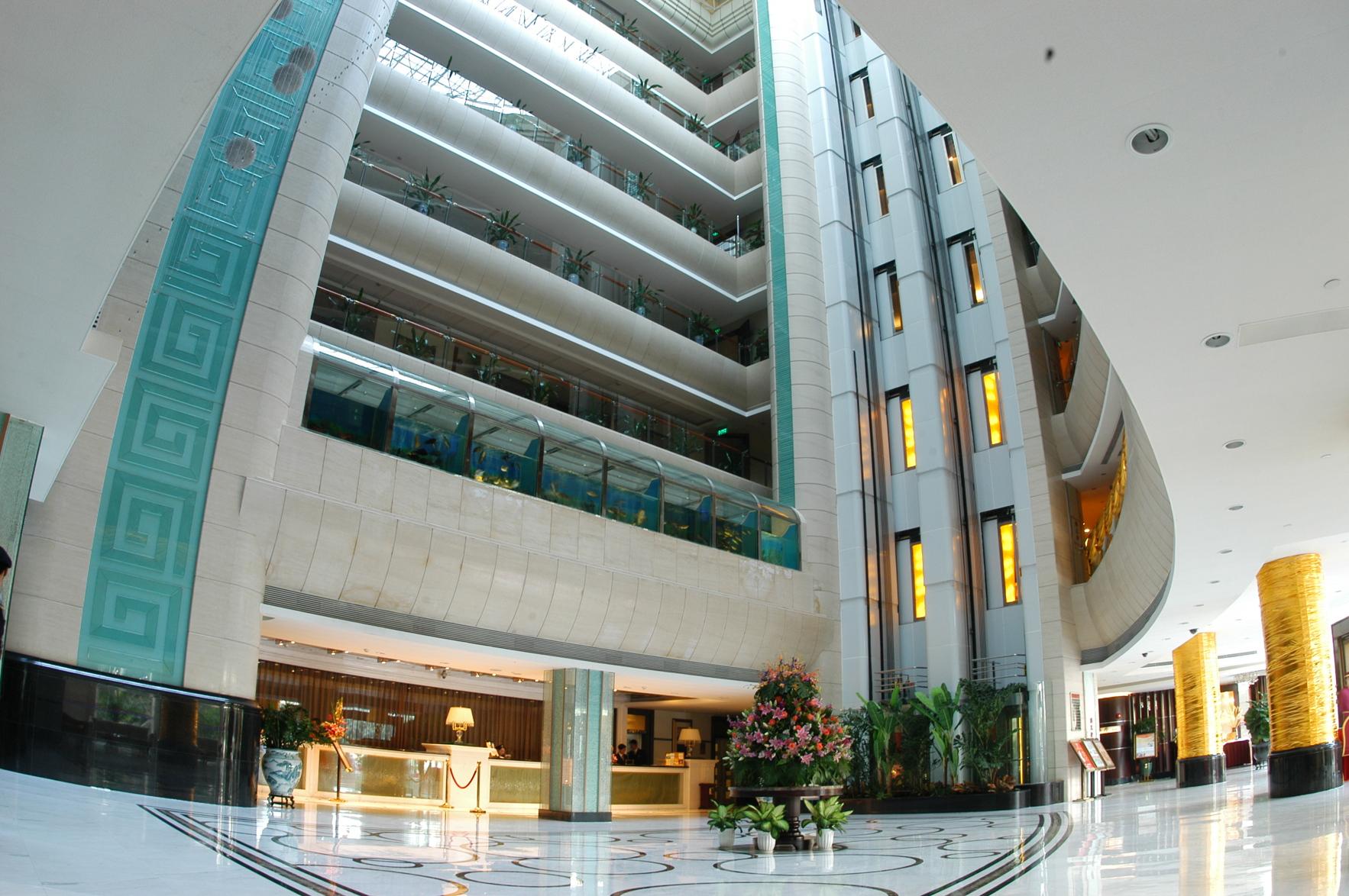 Rich Hotel 4/43