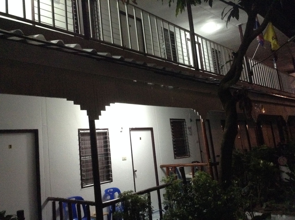 Coco's Guesthouse 7/66