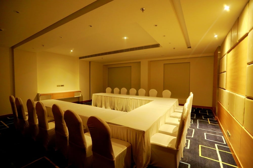 Golden Galaxy Hotels & Resorts 41/50