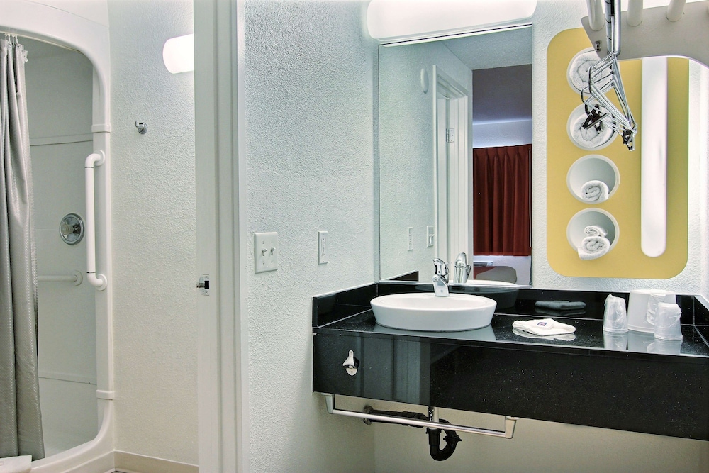 Motel6 Corpus Christi, TX - East - North Padre Island 57/58