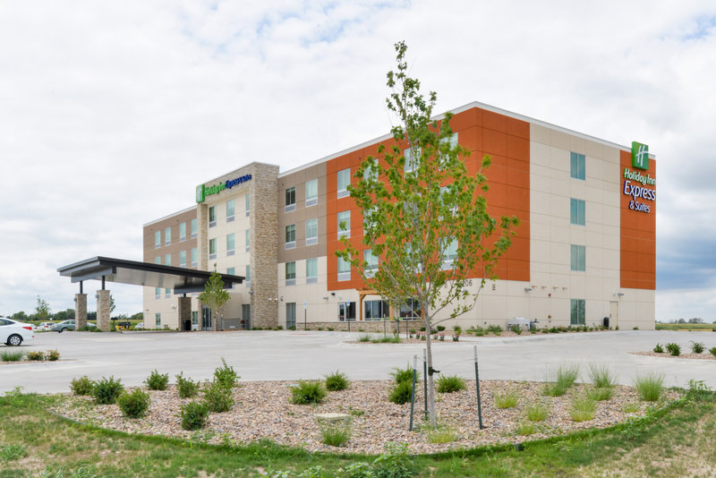 Holiday Inn Express Suites Ogallala 4/75