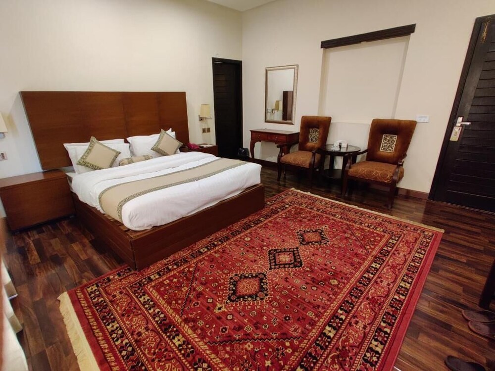 Shelton’s Rezidor Lahore 36/51