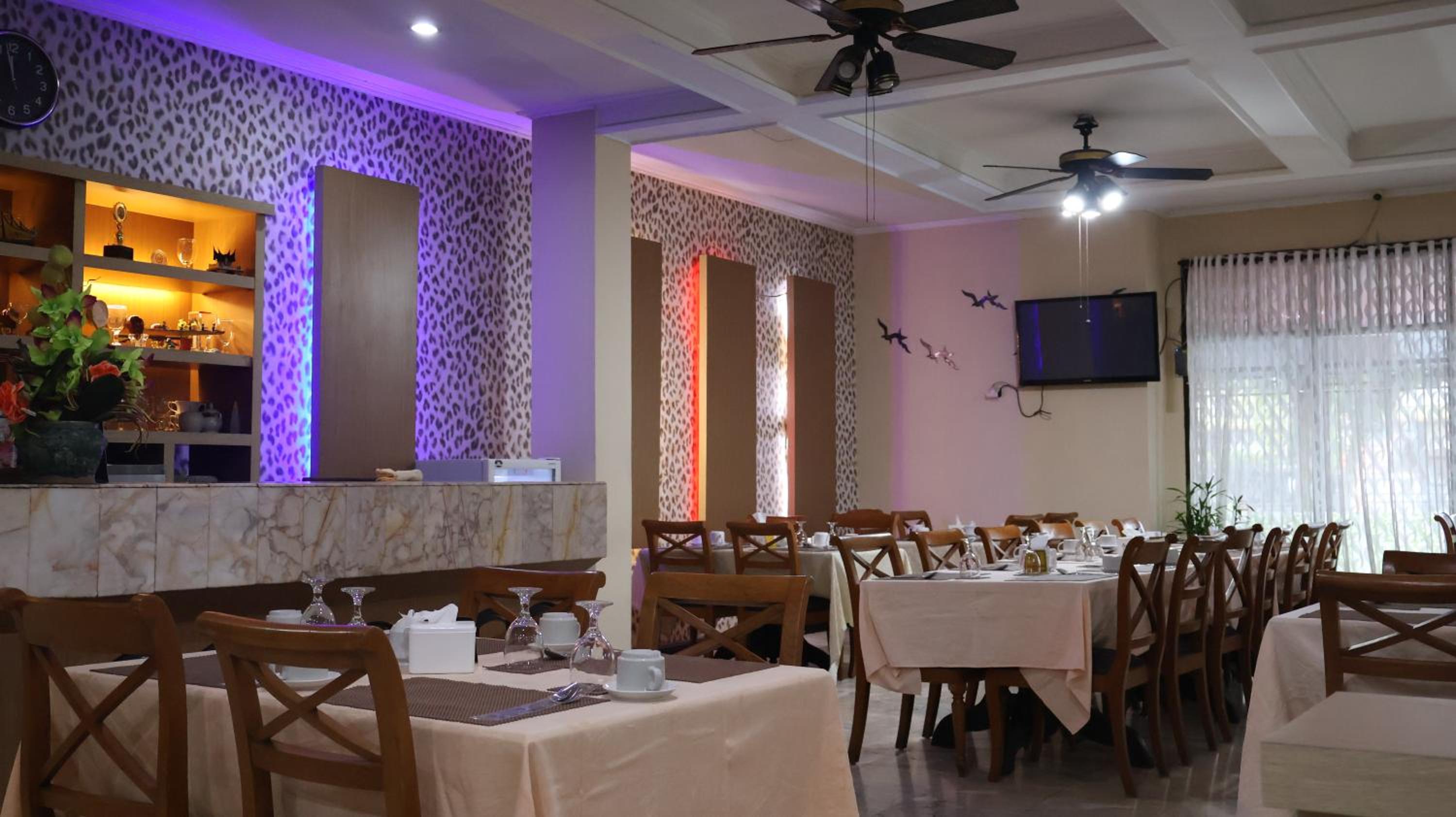 Nikita Hotel 24/49