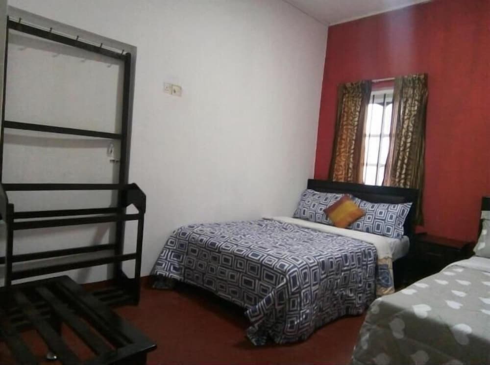 White Cottage Nuwara Eliya 6/19